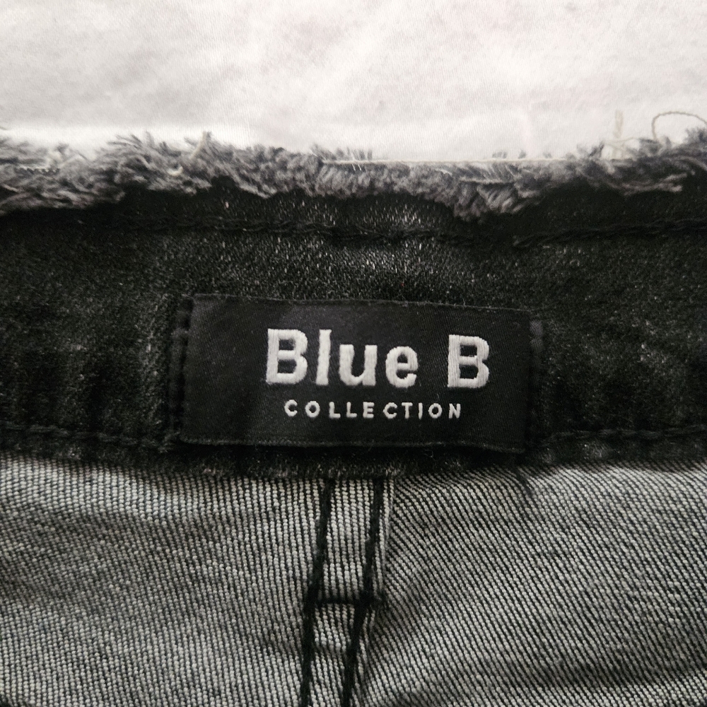 Blue B Collection Rhinestone High Rise Cropped Flare Jeans Size Small - Picture 12 of 12